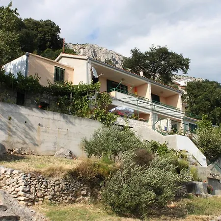 Apartments With A Parking Space Brela, Makarska - 6884 Apartment
