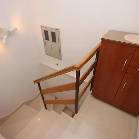 Apartments With A Parking Space Brela, Makarska - 6884